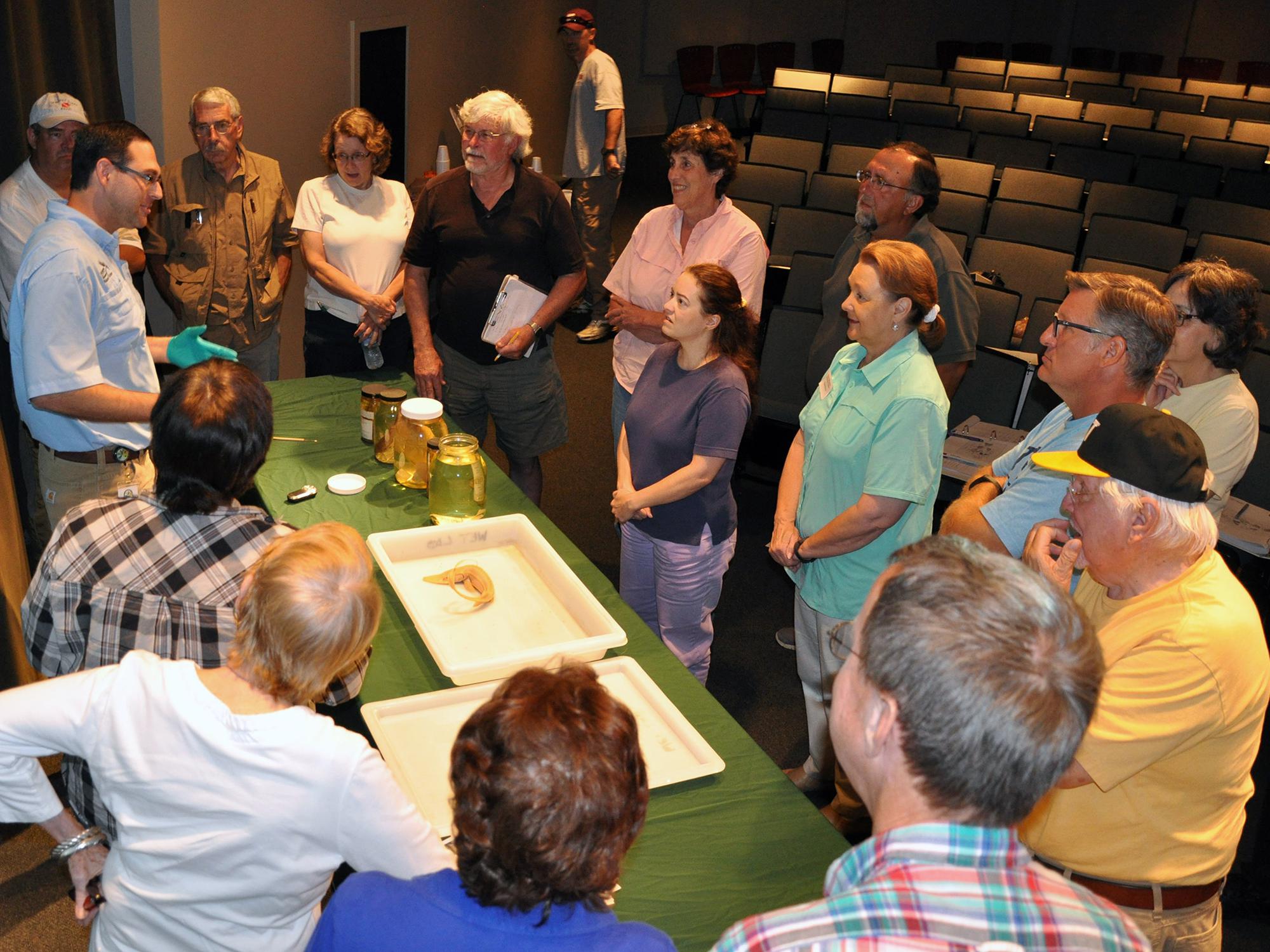 Indoor classroom lessons about vertebrates are part of this Master Naturalist course in Jackson, Mississippi. (Photo by MSU Extension Service/Adam Rohnke)